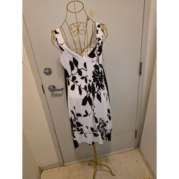Speechless Black and White Floral Print Women's Dress Medium Sleeveless V-Neck - Picture 8 of 16